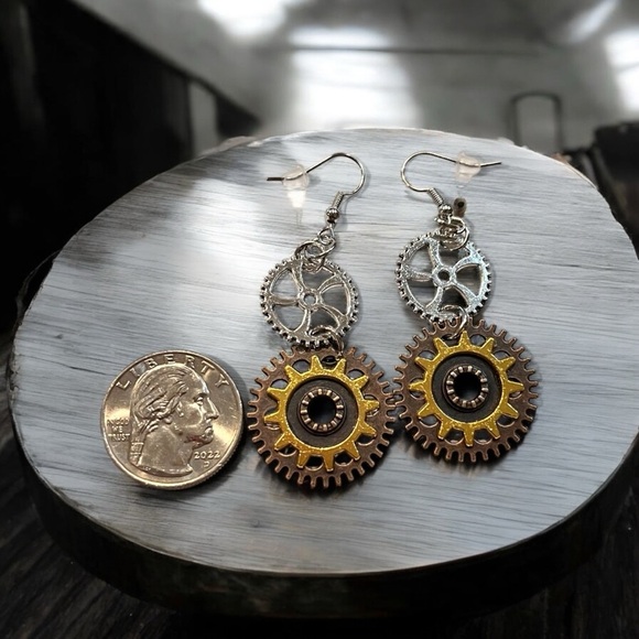Steampunk dangling earrings Cosplaying Costume Gears Mixed metal Hypoallergenic - Picture 11 of 11